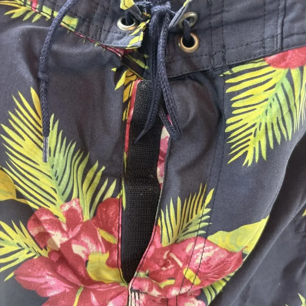 J CREW Mens Solid Swim Trunks 100% Nylon Hawaiian Print Size 31 Navy Blue Pink